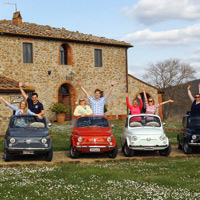 Wine tasting Tour in tuscany with Fiat 500 and motorcycle