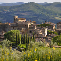 Vintage vespa scooter tours in tuscany