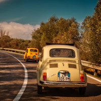 Wine tasting Tour in tuscany with Fiat 500 and motorcycle